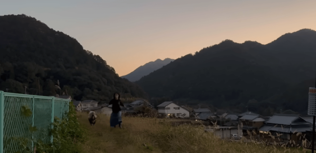 ジョンくんと散歩（＠くまの里山日記さんより提供）