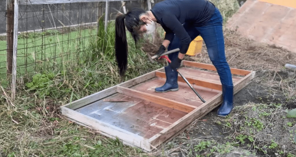 釘をしまう様子（＠くまの里山日記さんより提供）