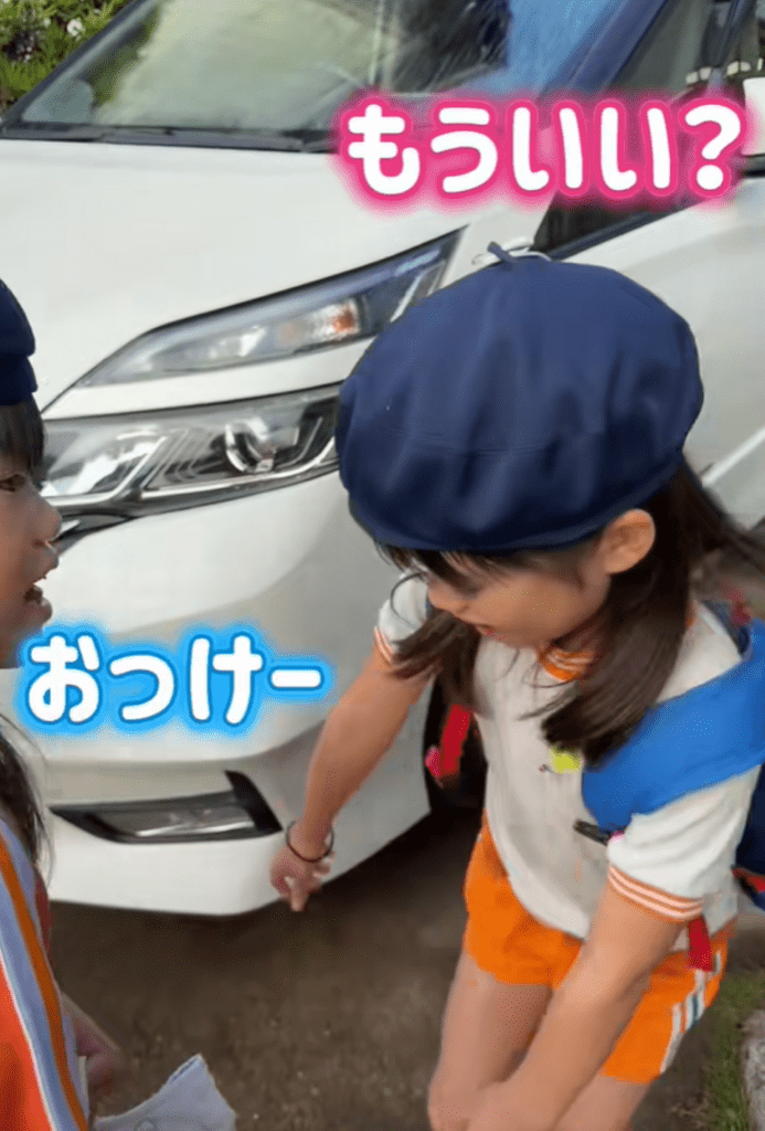 身だしなみが完了した妹ちゃん（＠ririmomofamilyさんより提供）