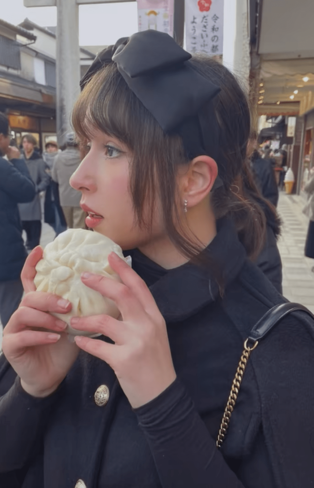 ロシア人母と日本人父の間に生まれた女の子「両親の昔の写真が見たい」その結果…「おとうさん羨ま」「ママ綺麗！」