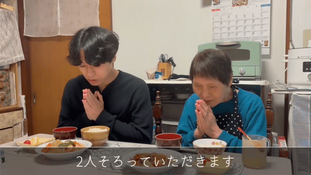 食事風景①（＠grandma_and_meさんより提供）