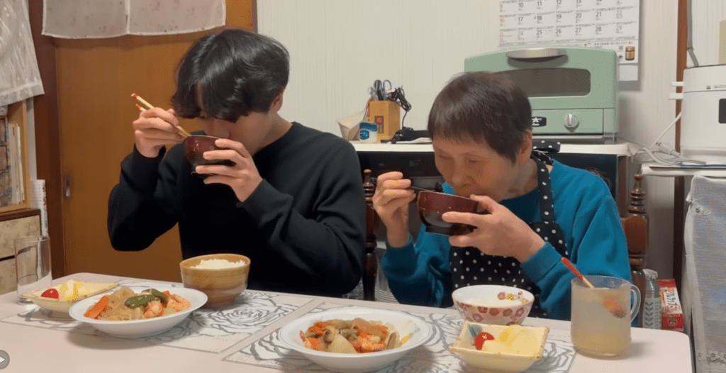 食事風景②（＠grandma_and_meさんより提供）