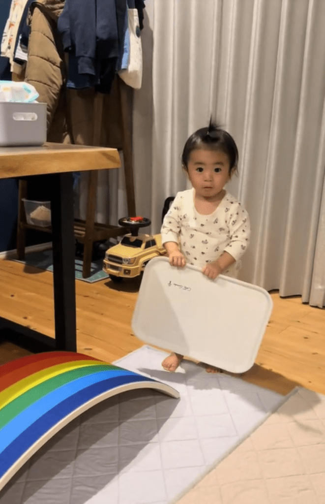 お兄ちゃんの真似をしたい弟くん（＠884rmotさんより提供）