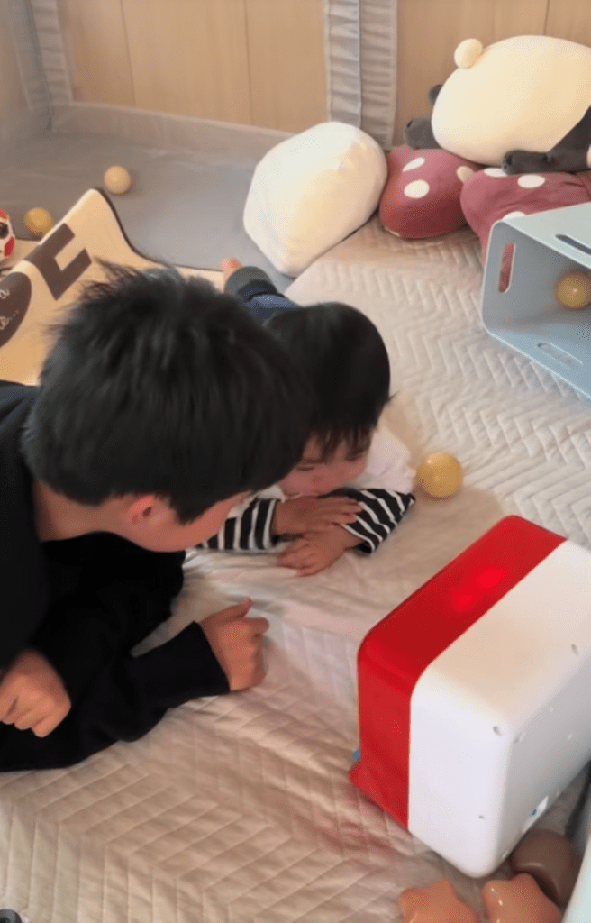 一緒に遊ぶ様子（＠884rmotさんより提供）