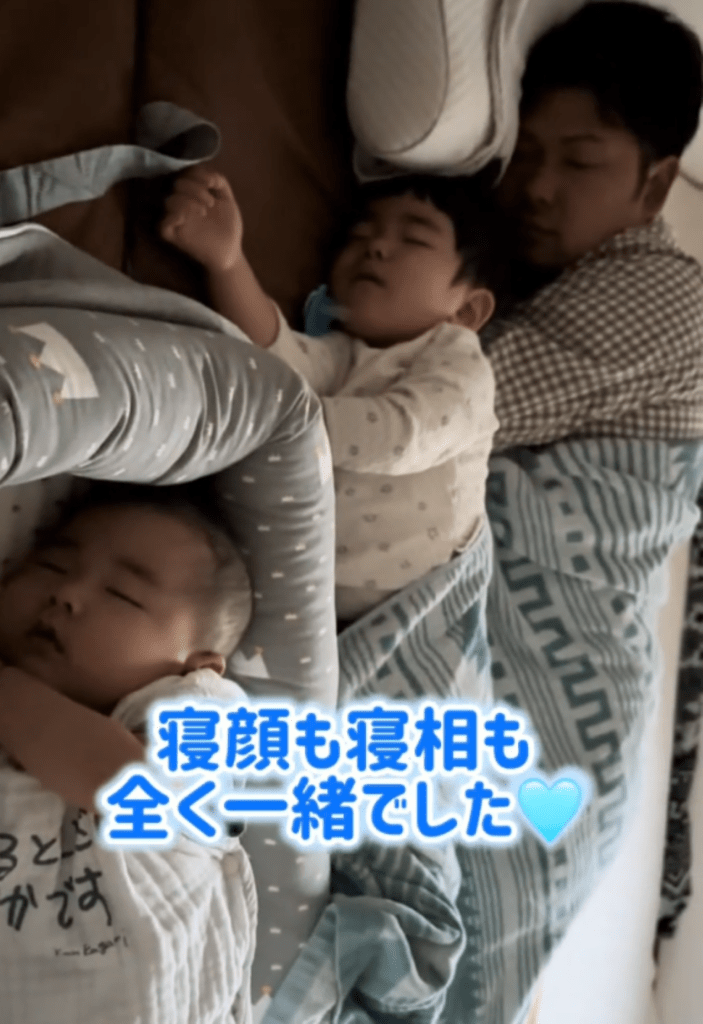 寝ている子どもたちとパパさん②（＠shu.taremayuさんより提供）