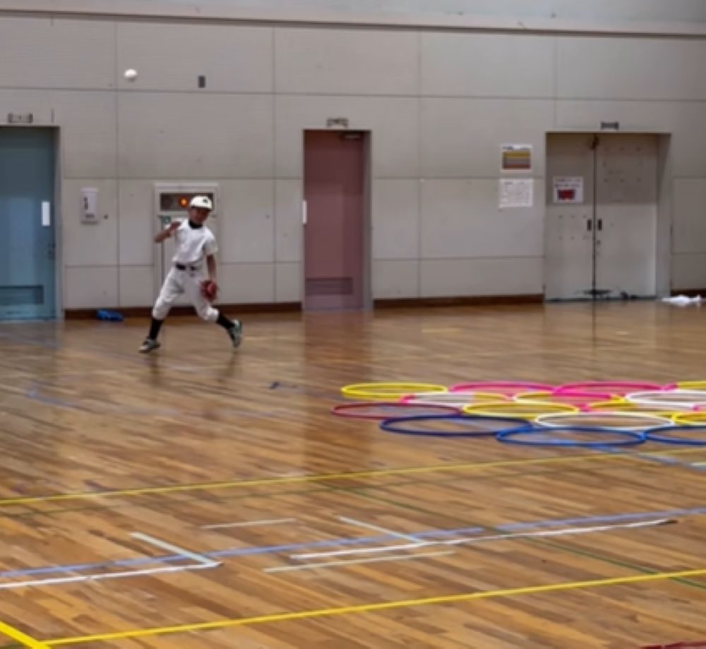 フラフープを使った練習②（＠tsurugi_meikovictorysさんより提供）