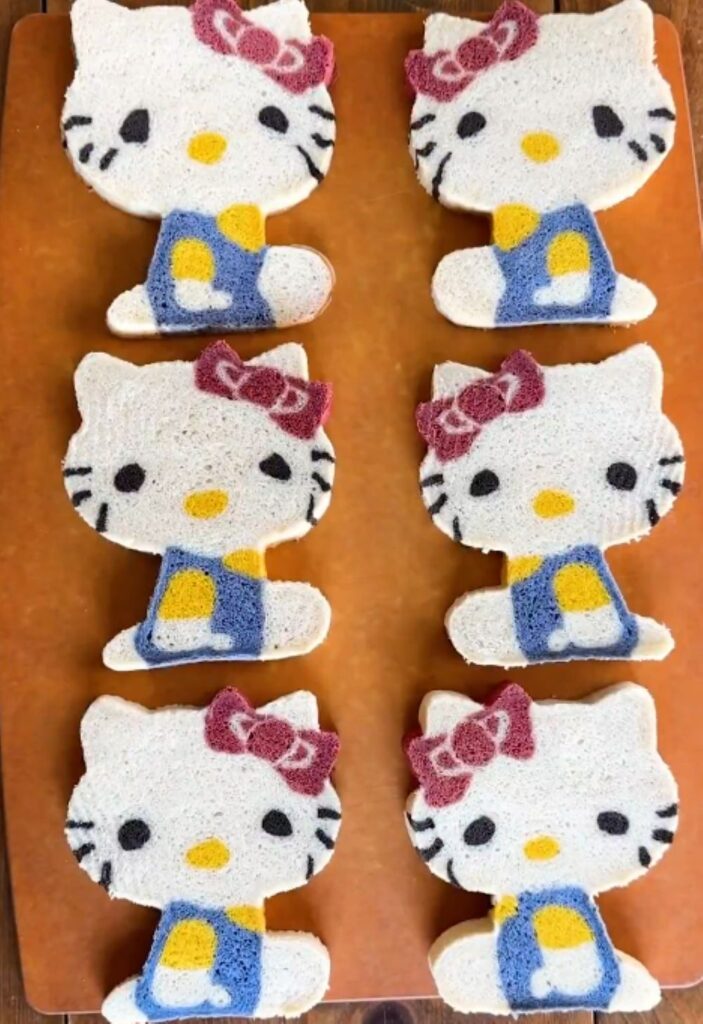 キティちゃん食パン①（＠konel_breadさんより提供）