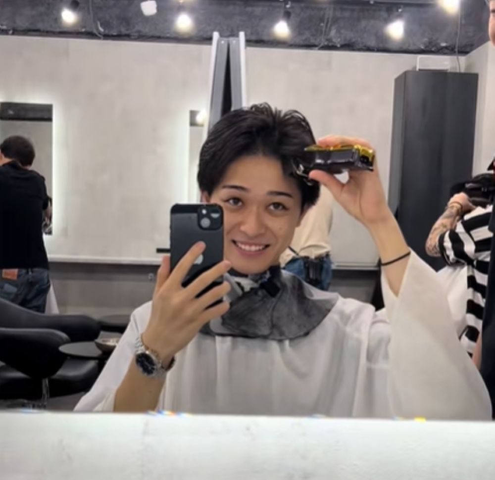 自らバリカンで（下川太一さんより提供）