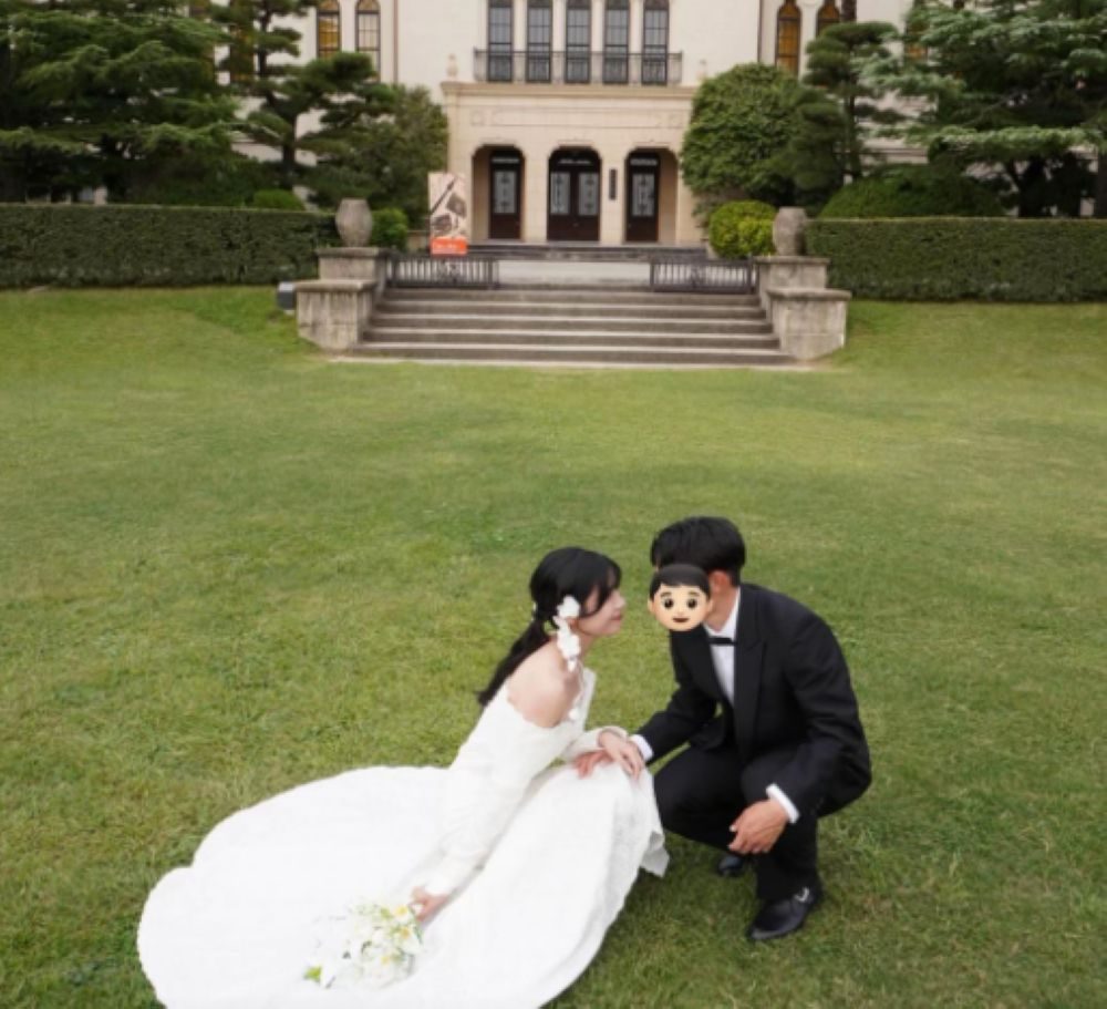 お母さんのドレスを着て④（＠nuu.log__さんより提供）