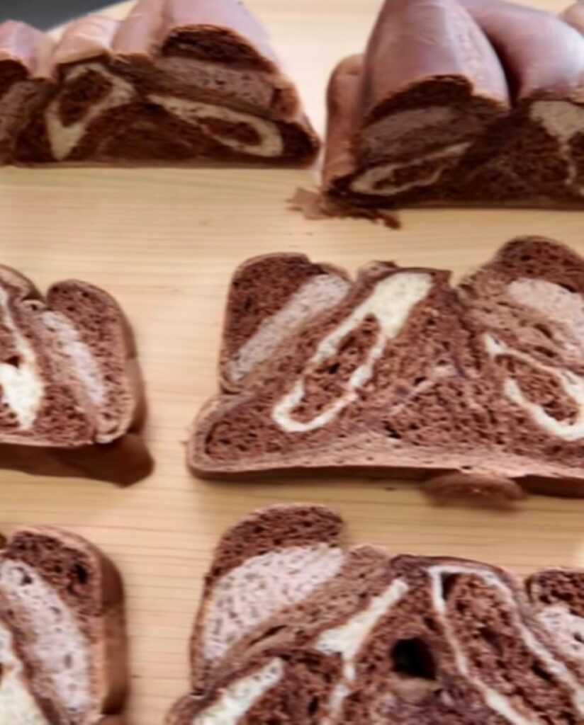 まめきちの食パン④（＠akiom5466さんより提供）