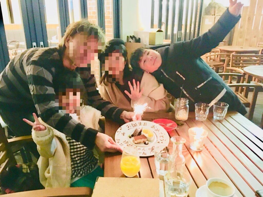 幼少期の息子さん②（＠dora_meganeさんより提供）