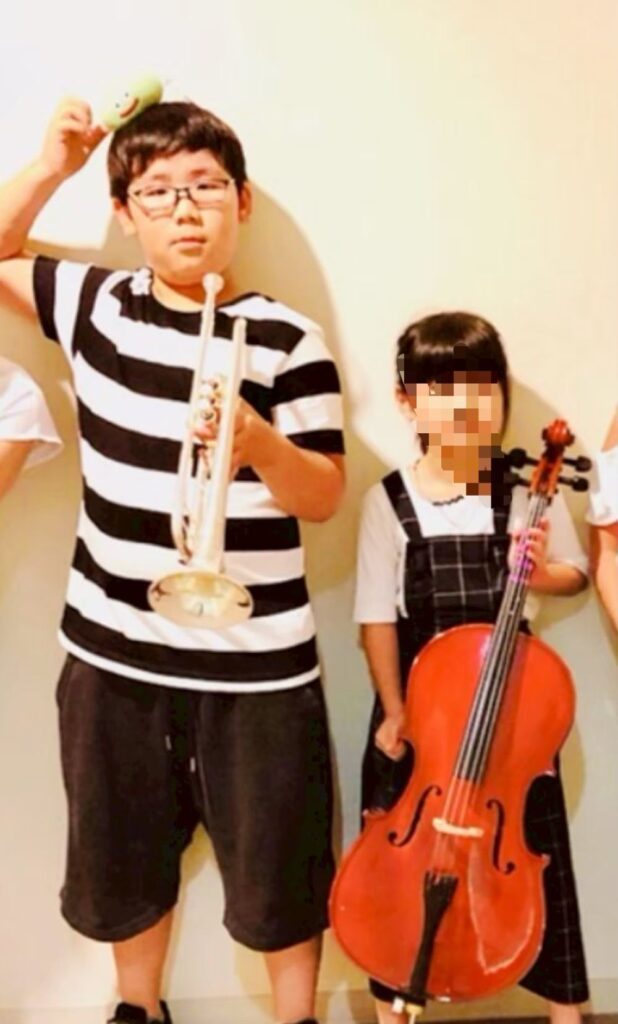 幼少期の息子さん①（＠dora_meganeさんより提供）