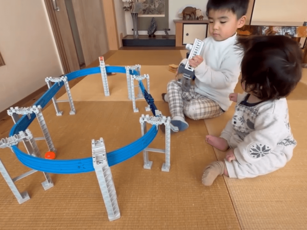 兄弟仲良し②（@ryosuke0526さんより提供）