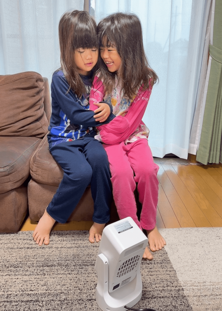 普段の双子ちゃん④（＠ririmomofamilyさんより提供）