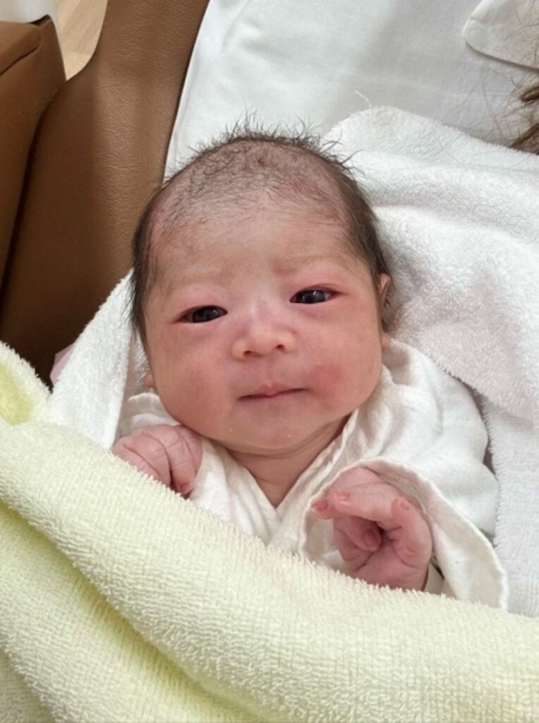 娘さん④（＠coconuturuuruさんより提供）