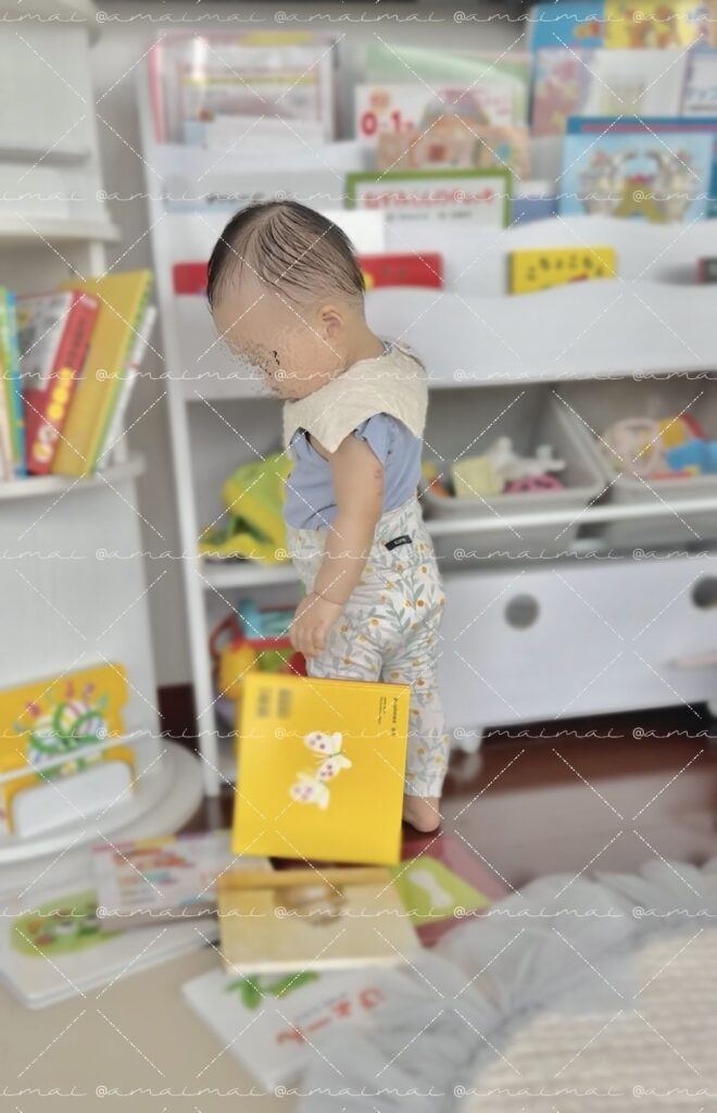 本を落とす様子（＠amaimaimai369さんより提供）