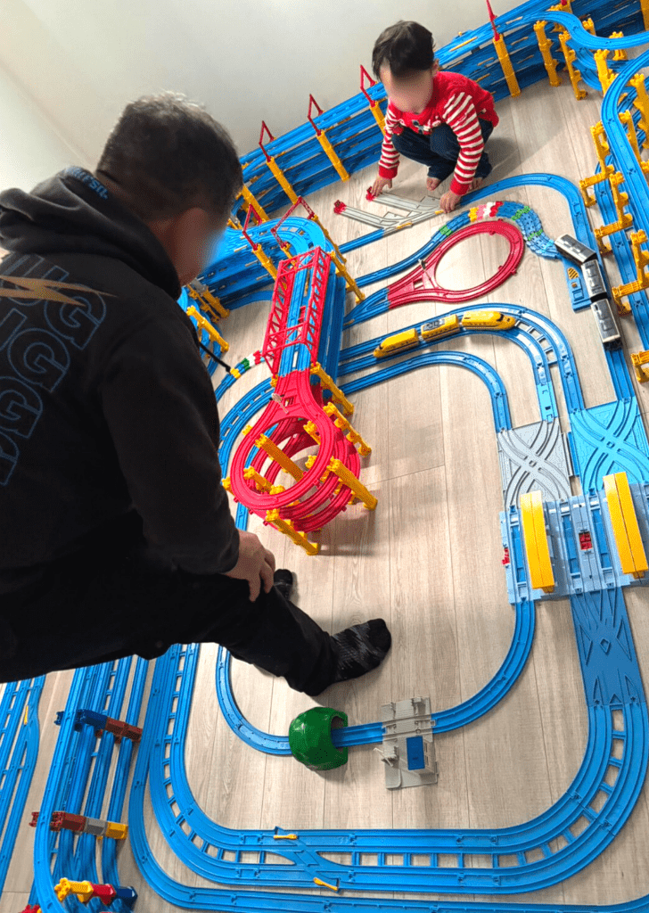 一緒に遊んでいる様子@ p0nsq07さんより提供）