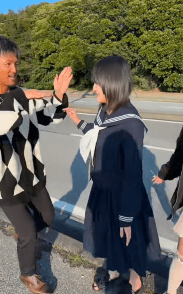 卒業式の日のパパさんと次女さん②（＠sho_papaさんより提供）