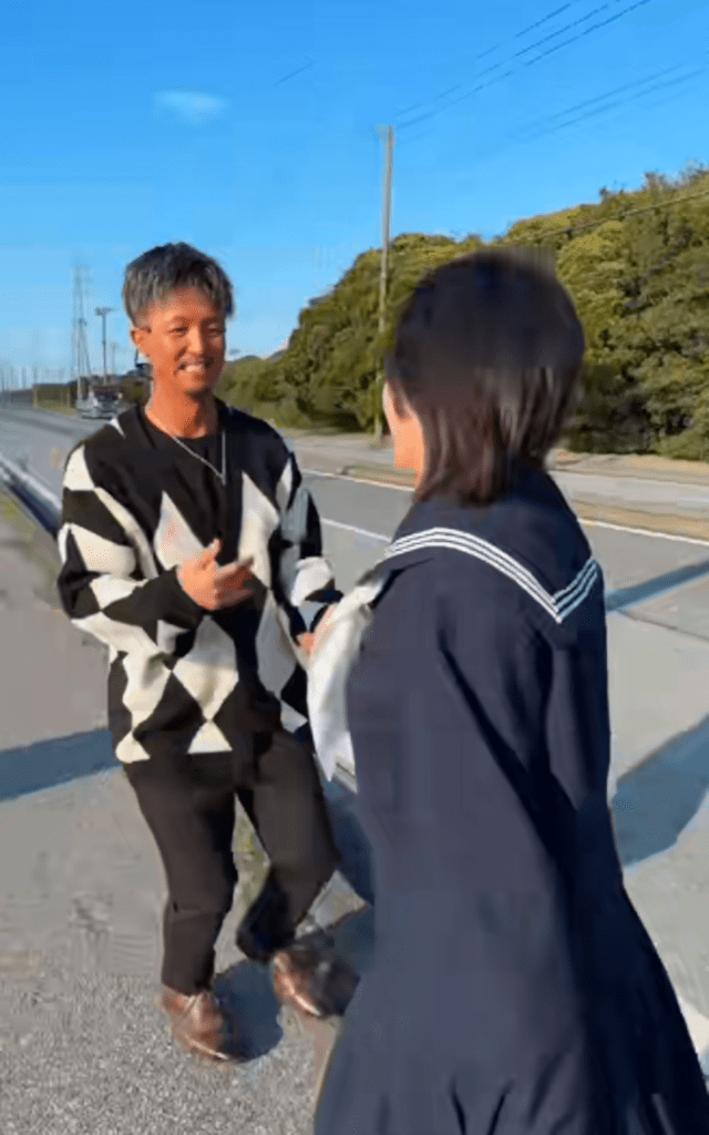 卒業式の日のパパさんと次女さん③（＠sho_papaさんより提供）