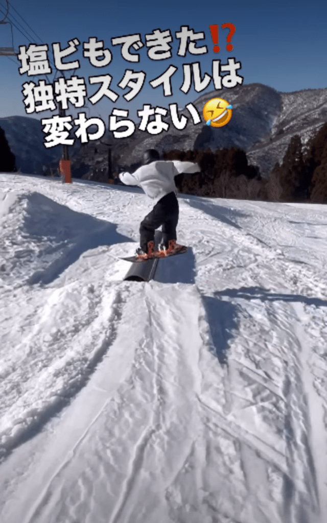 かっこよく滑る現在の息子さん④（＠r3k8t7さんより提供）