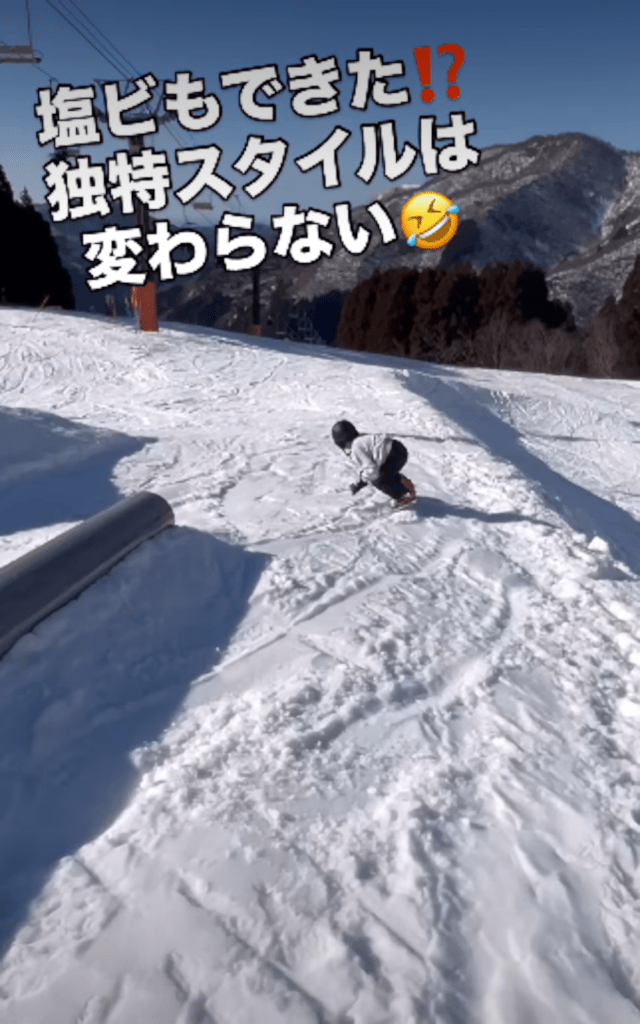 かっこよく滑る現在の息子さん⑤（＠r3k8t7さんより提供）