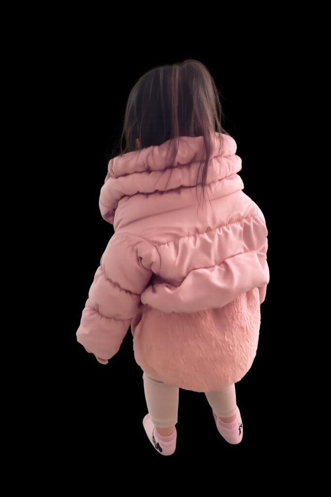 ダウンジャケットを着た娘さん①（＠kande.withloveさんより提供）