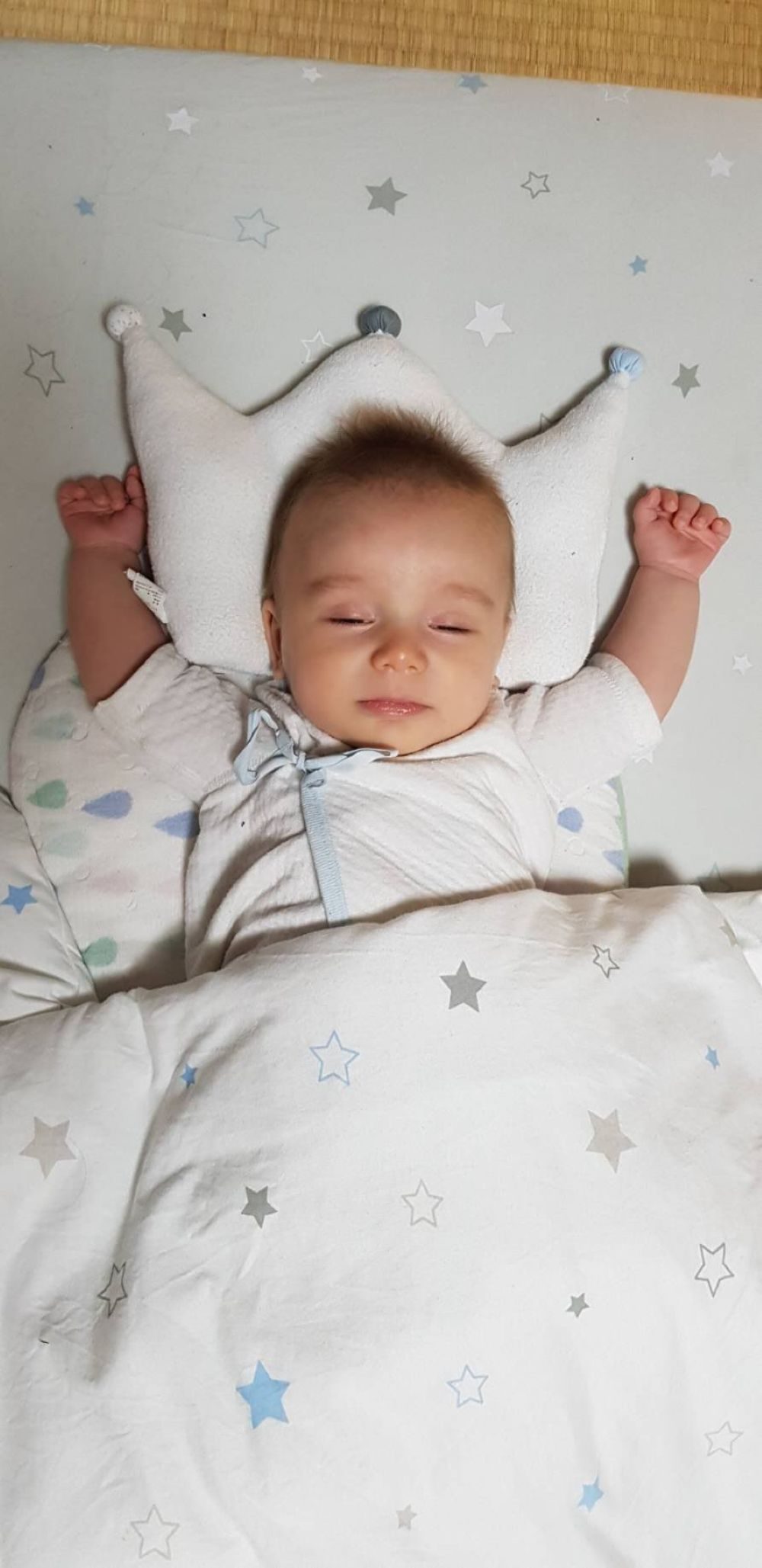 日本人ママと、アメリカ人パパから生まれた赤ちゃん。5年後の姿に…「イケメン過ぎ…！」「もう顔が完成されてる」「天使爆誕」