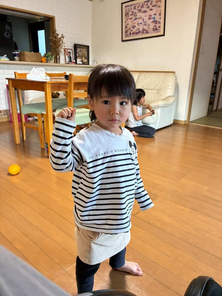 おばあちゃんがひ孫を抱っこすると…（＠ricohair_さんより提供）