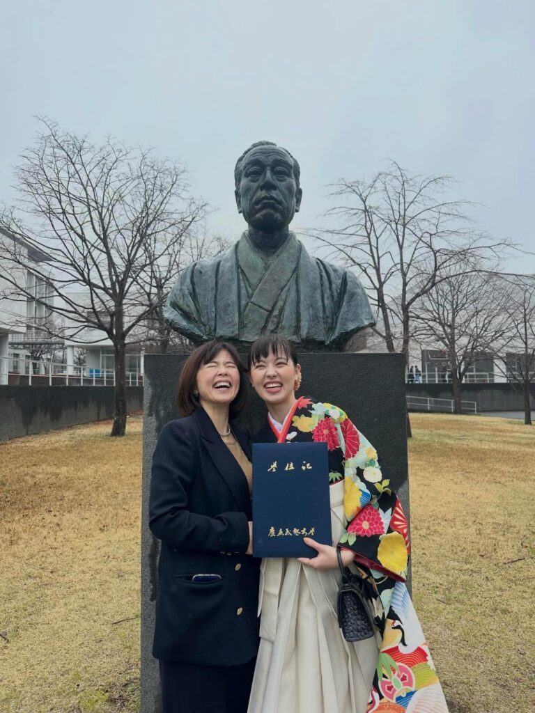 お母さんとの写真②（＠_zoedazoeさんより提供）