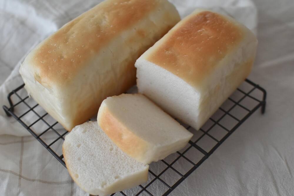 ふわもち食感の米粉パン①（@beika_komekoさんより提供）