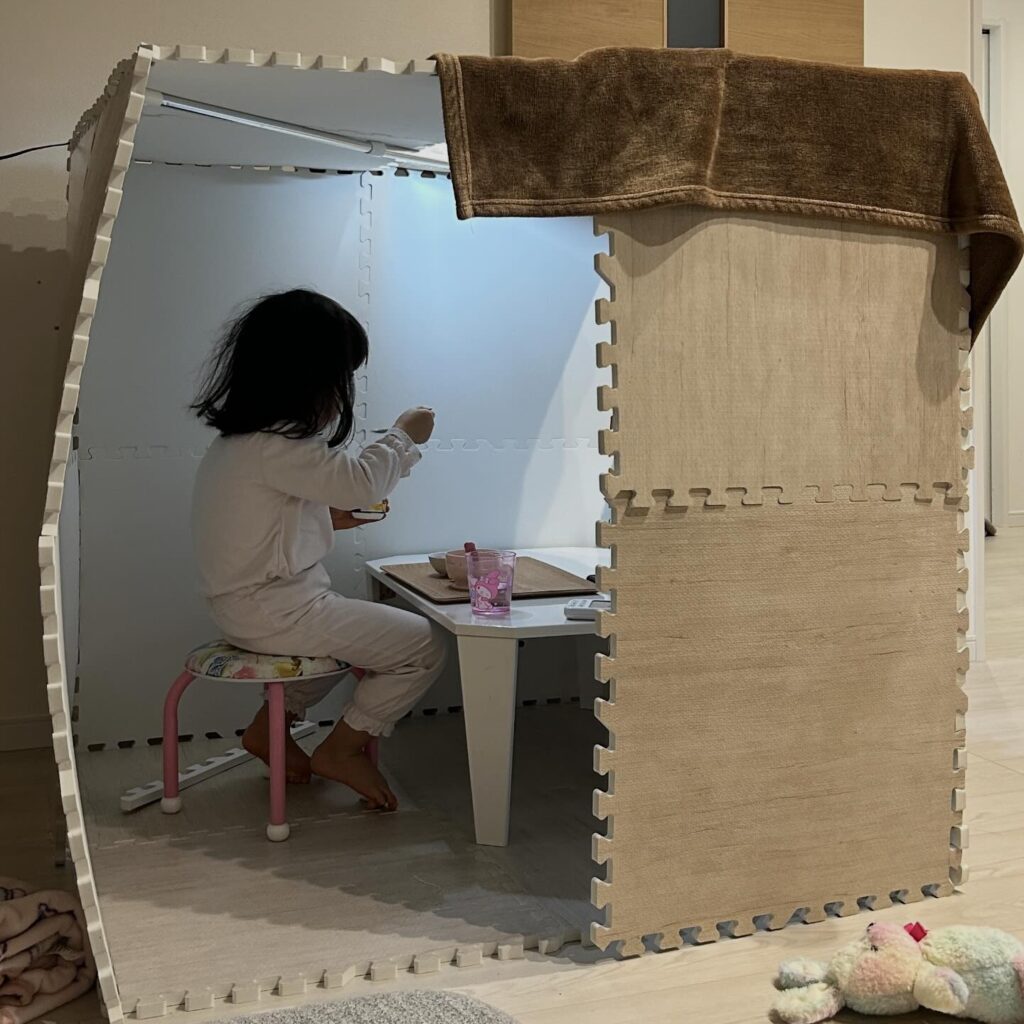 娘さんの秘密基地①（＠nail_minimal_23さんより提供）