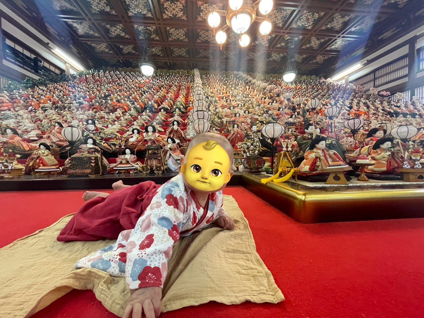 生後5ヶ月の赤ちゃんの初節句。壮大すぎる状況に「ライブ後の集合写真かと思ったwww」「大量すぎる」「圧倒される光景」