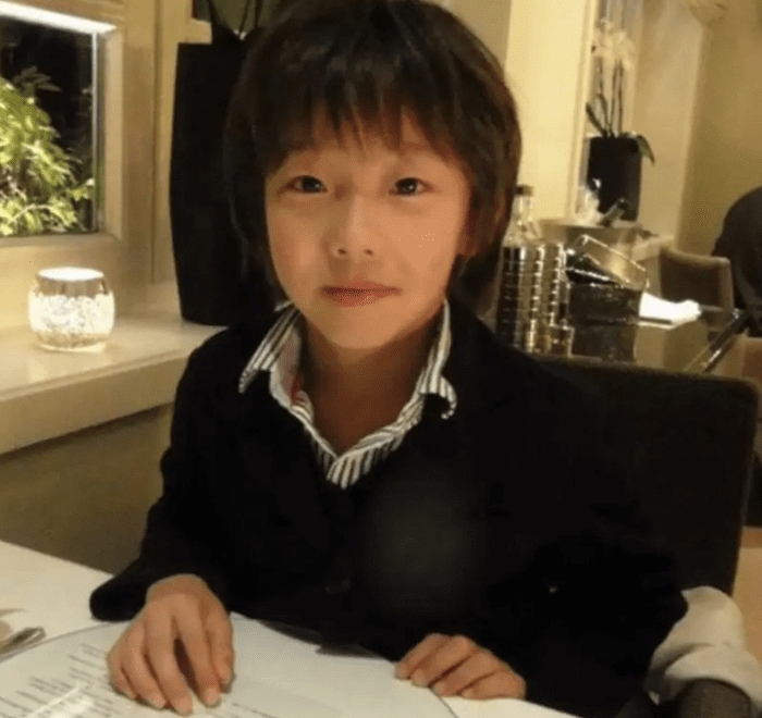 平成23年に撮られた6歳美少年の写真。　→15年後、現在の姿に…「ジャニーズ系」「美少年！！」「かっこいい」「鼻きれい」