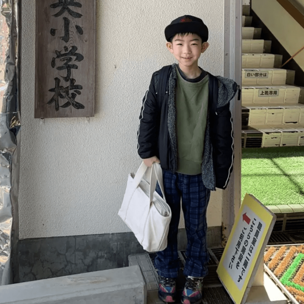 小学校に入学した頃（@yuumin_root1039さんより提供）