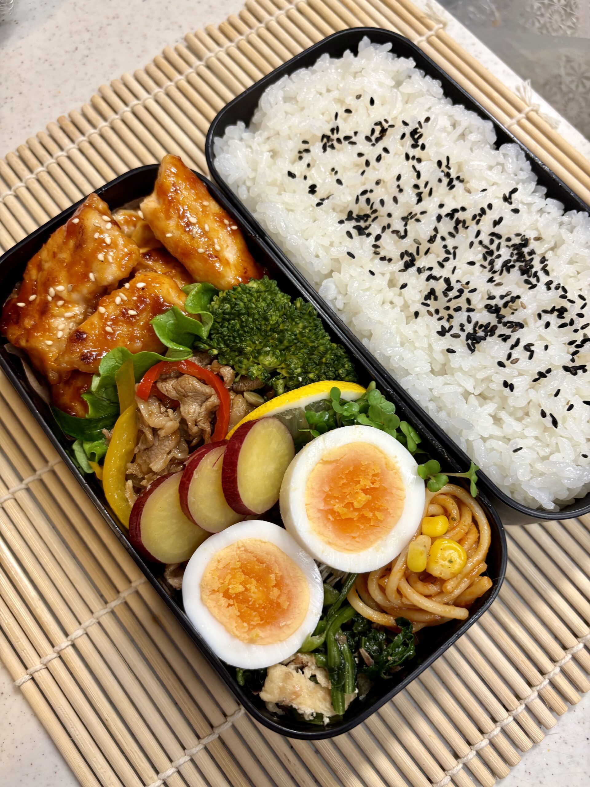 約2年間、息子にお弁当を作る父。その中身に…「センスが良すぎます！！！！」「料理人なんですか？？」