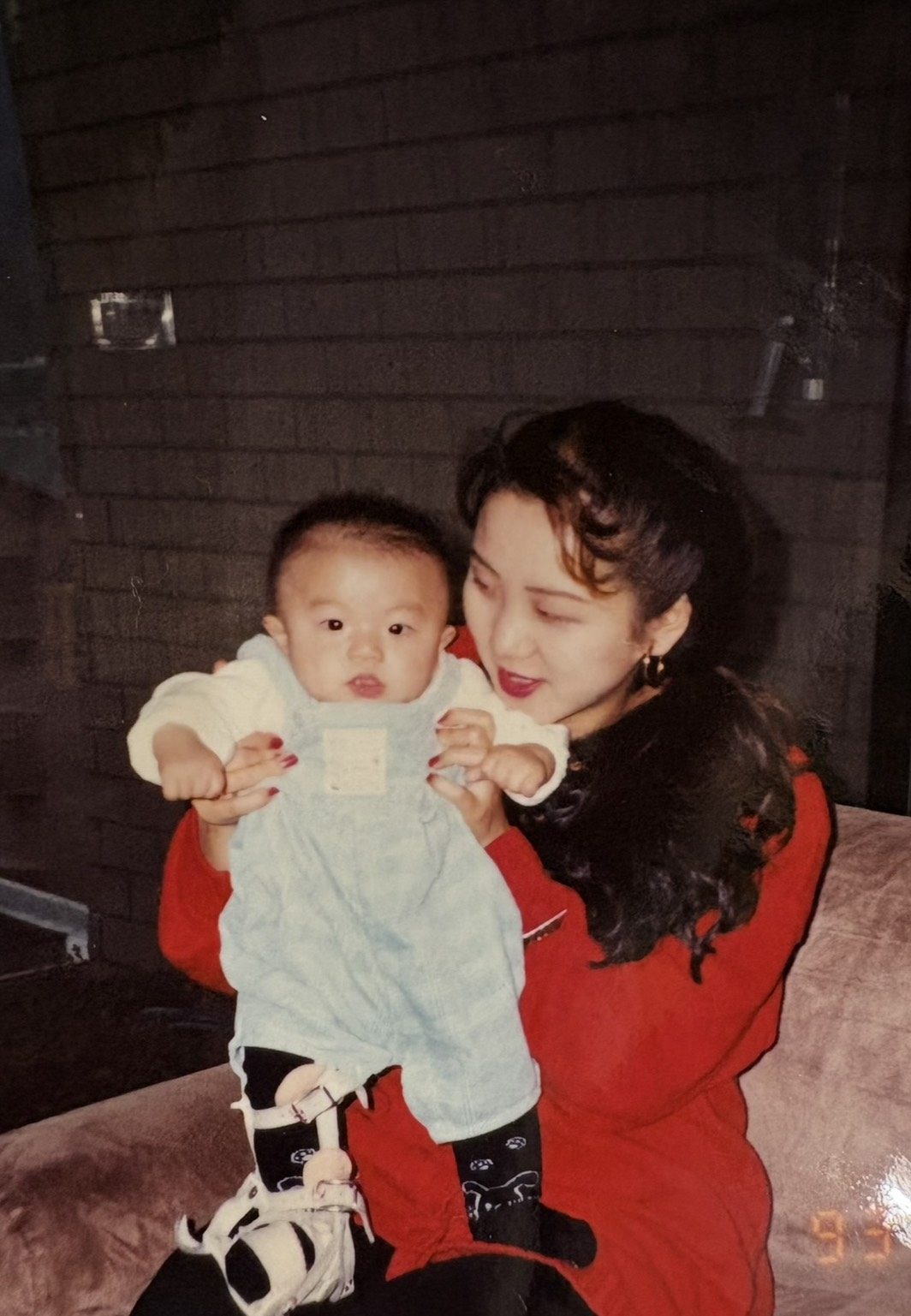 出産後、赤ちゃんの右足に違和感 →その後…医者「20歳まで生きられない」 現在の様子について母に話を聞いた