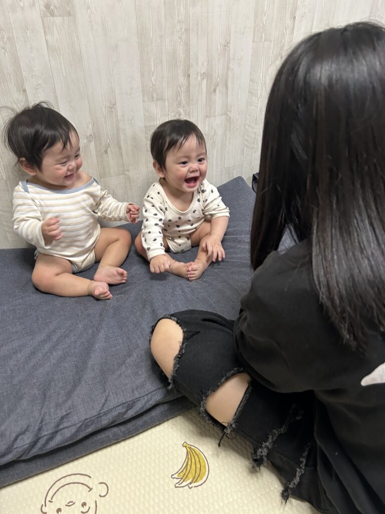 一緒に遊ぶ様子（＠twinsboy0502さんより提供）