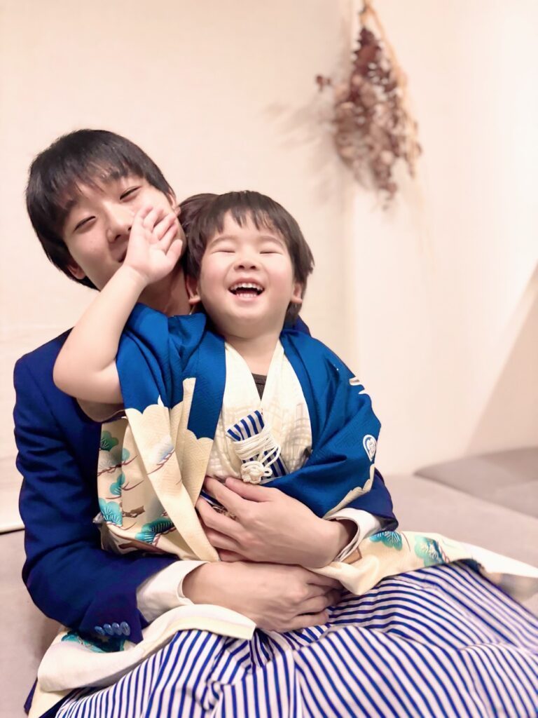 仲良し兄弟③（@manpechiさんより提供）