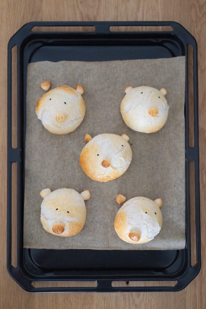 手作りのブタのパン④（＠deli_canvasさんより提供）