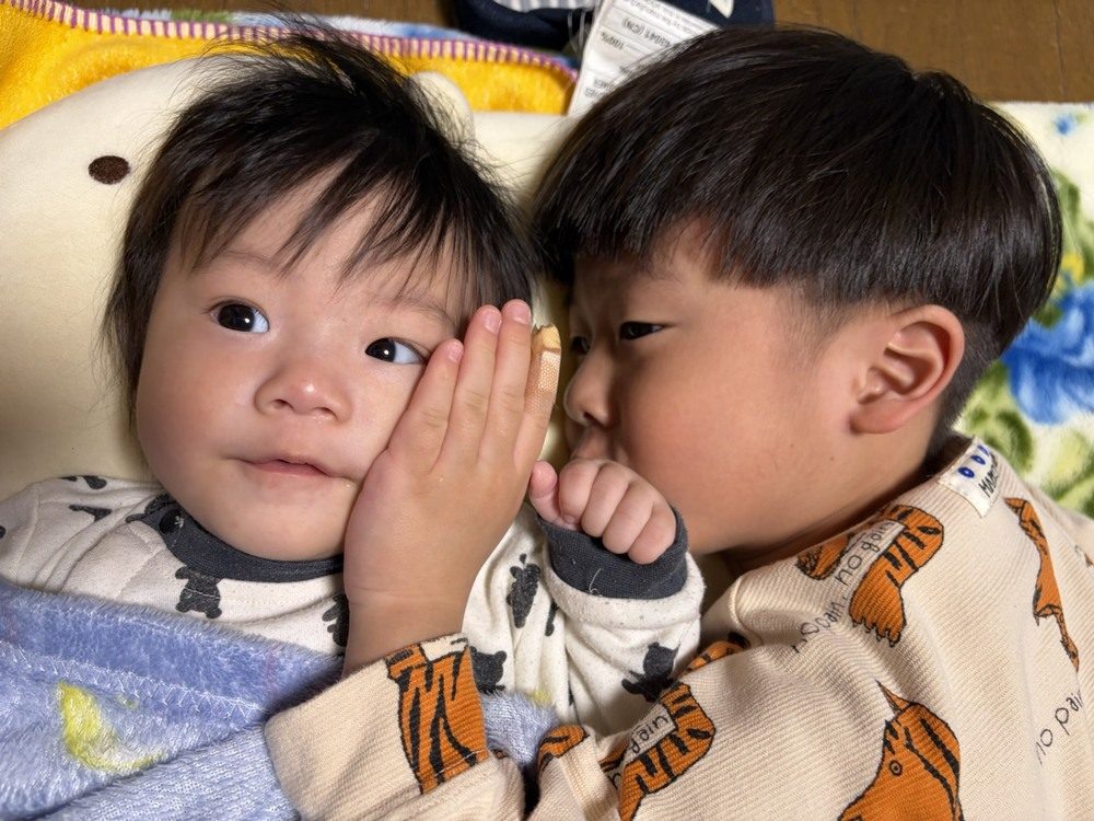 お子さんたちの様子②（@r_o_a_1018さんより提供）