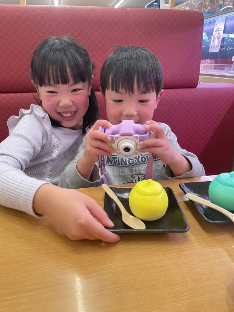 弟が生まれるのを待っていた3歳娘（提供元：＠chiii44iiiさん）