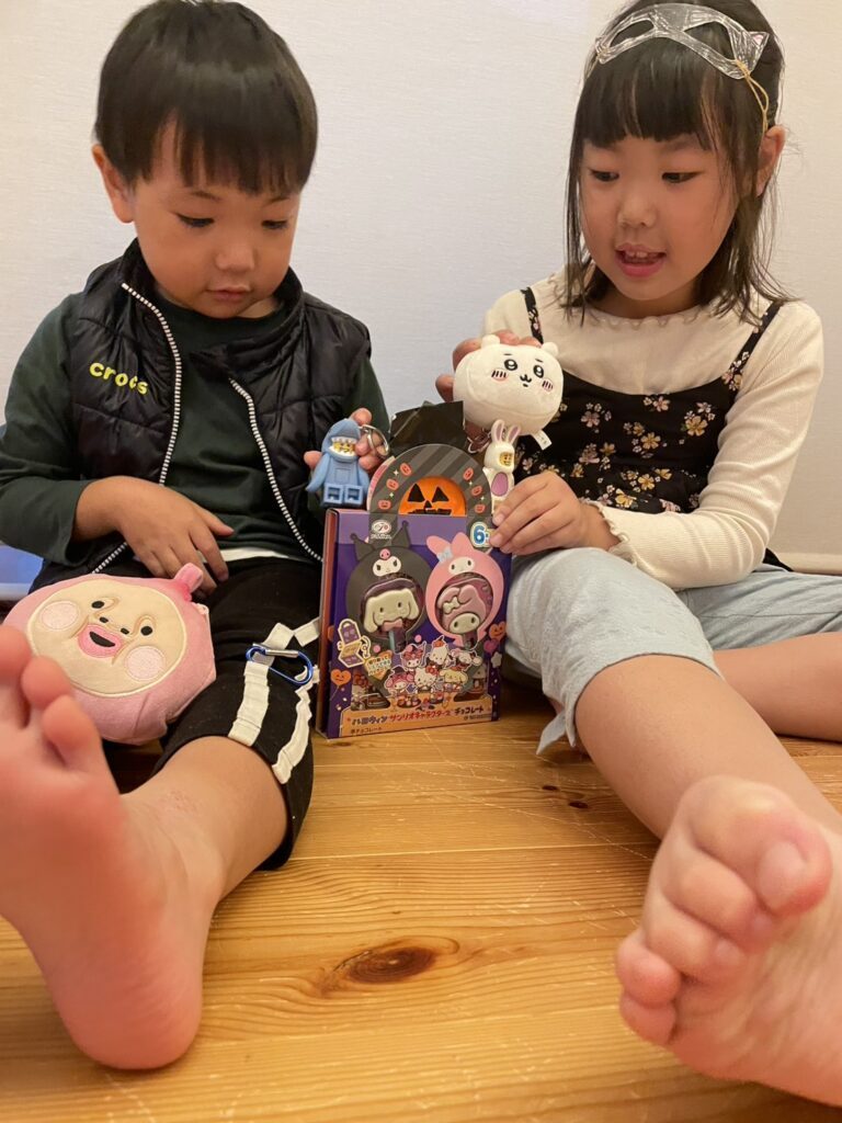 弟が生まれるのを待っていた3歳娘（提供元：＠chiii44iiiさん）