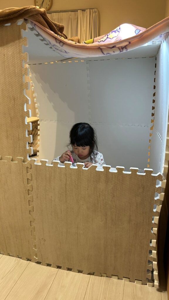 娘さんの秘密基地②（＠nail_minimal_23さんより提供）