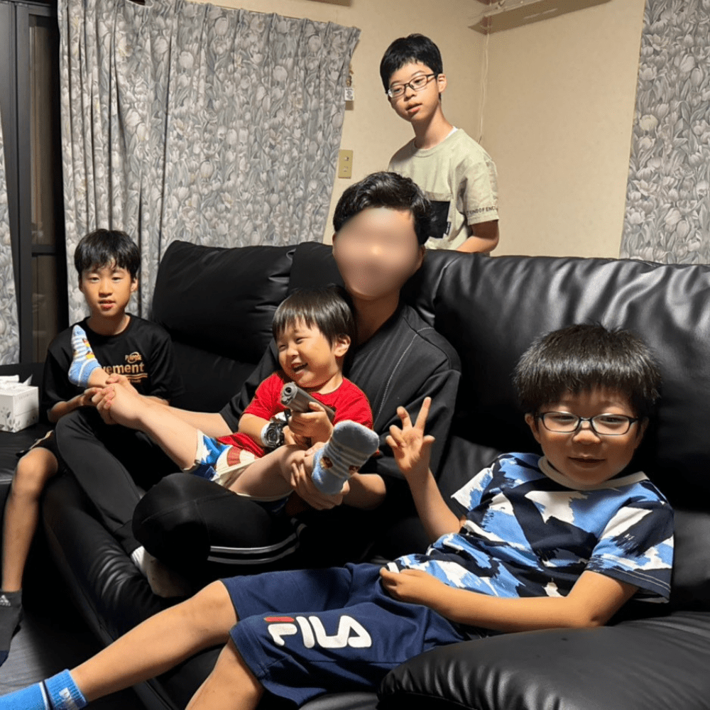 5人兄弟の普段の様子⑤（@vul829_1984さんより提供）