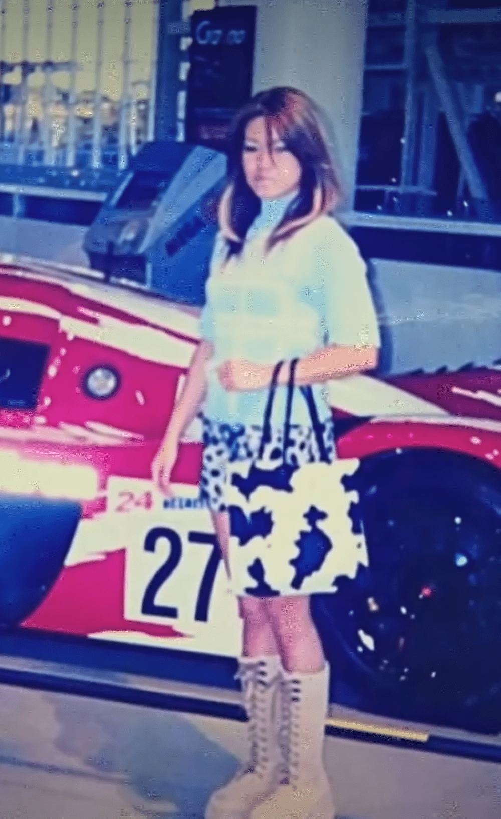 「こんなんになるとは…」27歳の頃の写真　25年後の姿に「みんなこんな感じ」「でも今が1番楽しい」「胸張っていきましょ」