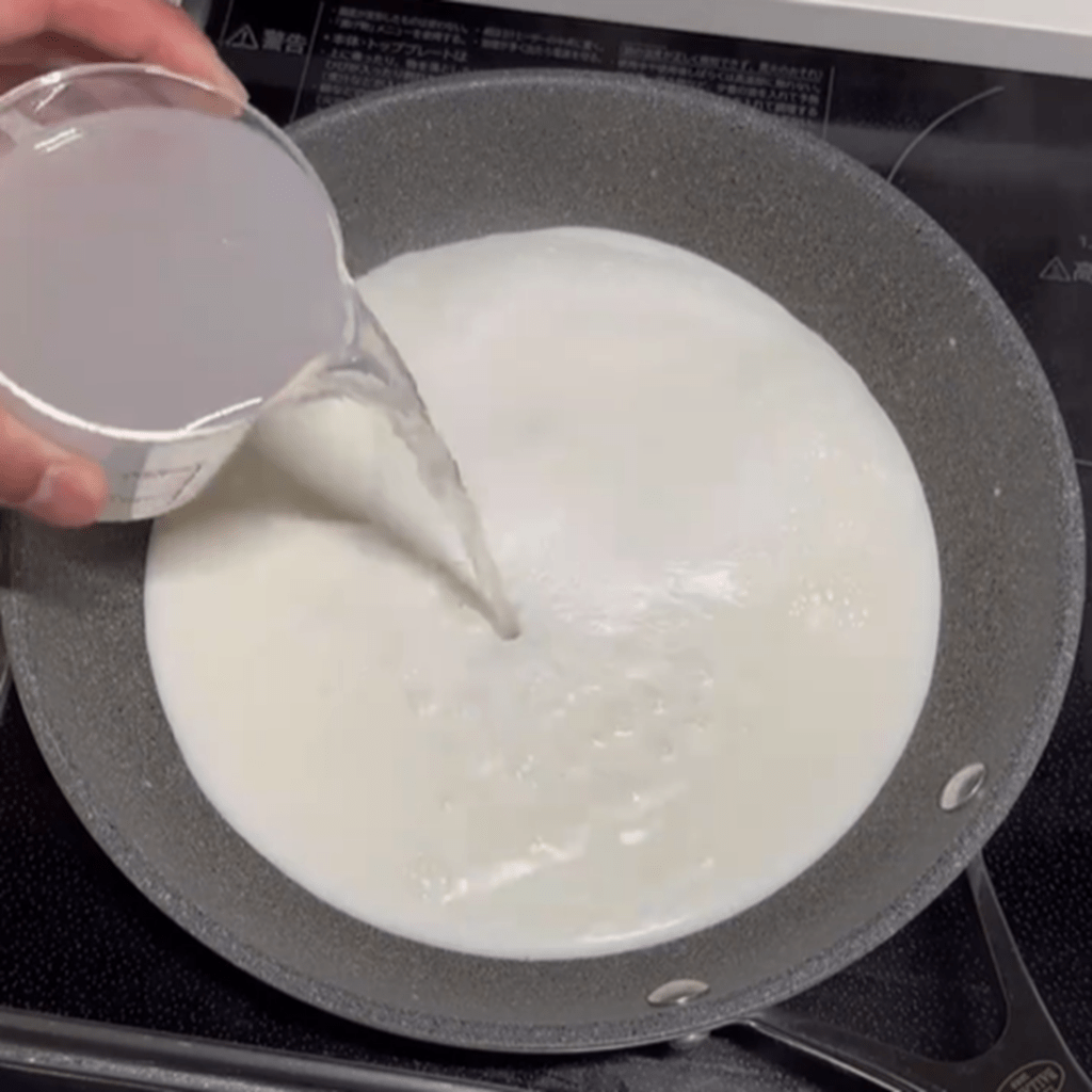 フライパン1つでパスタ作り②（@tatsugoro17さんより提供）