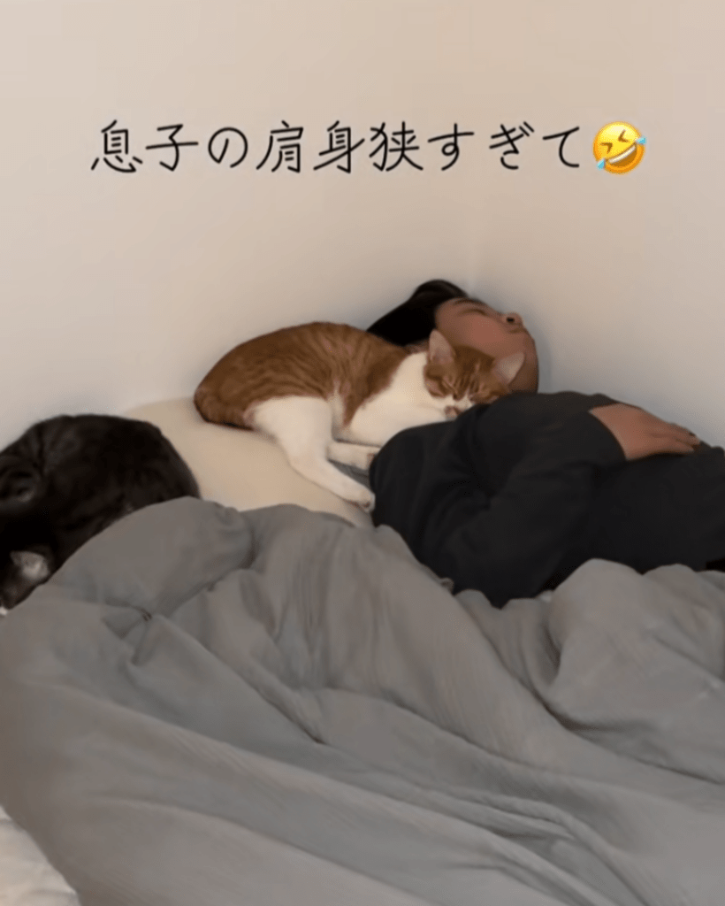 子どもの寝室をのぞくと…（@shake.kanpachiさんより提供）