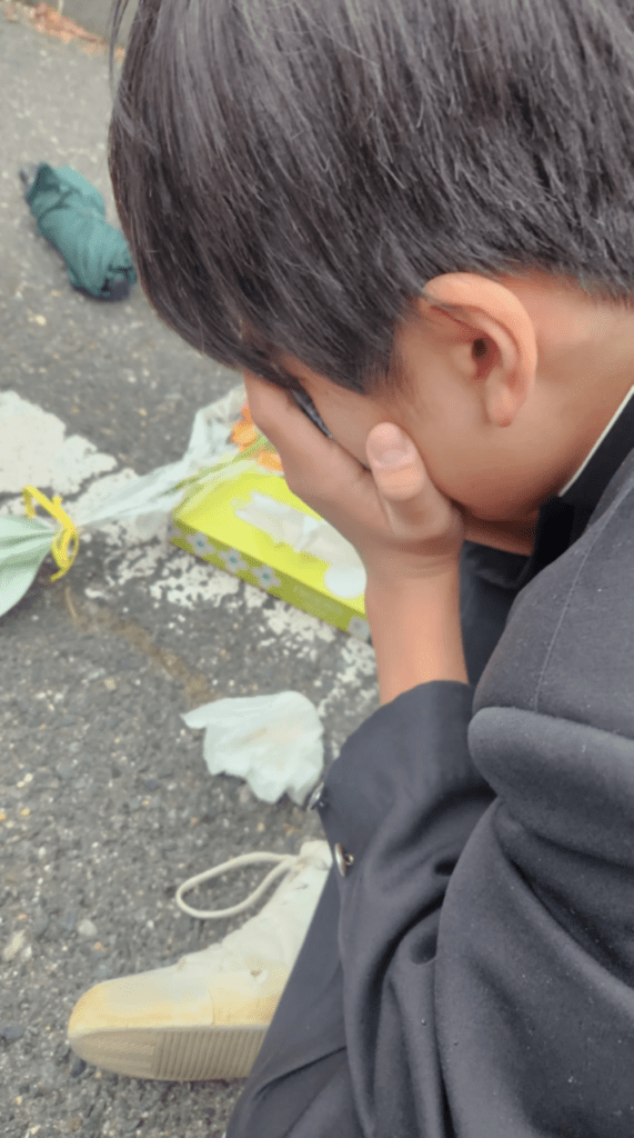 卒業式後の息子さん（＠sensyu922さんより提供）