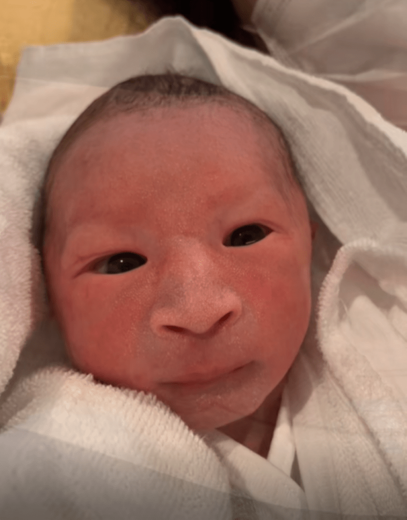 生後～2ヶ月半①（＠mogu.ayuさんより提供）