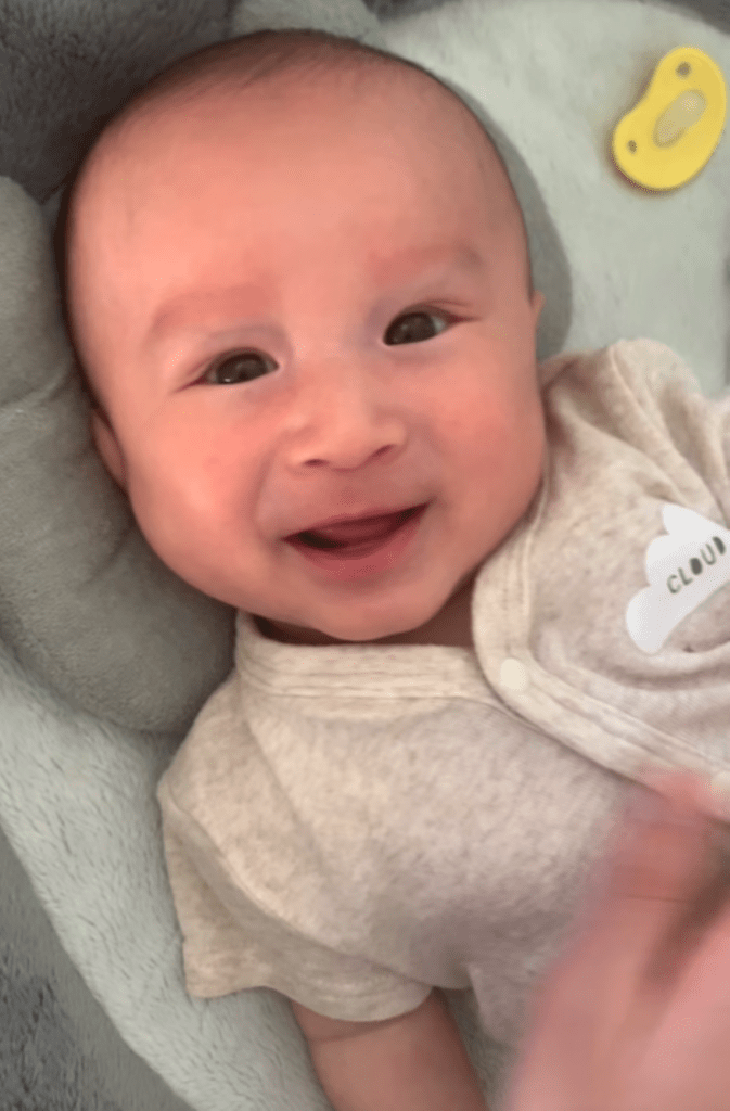 生後～2ヶ月半③（＠mogu.ayuさんより提供）